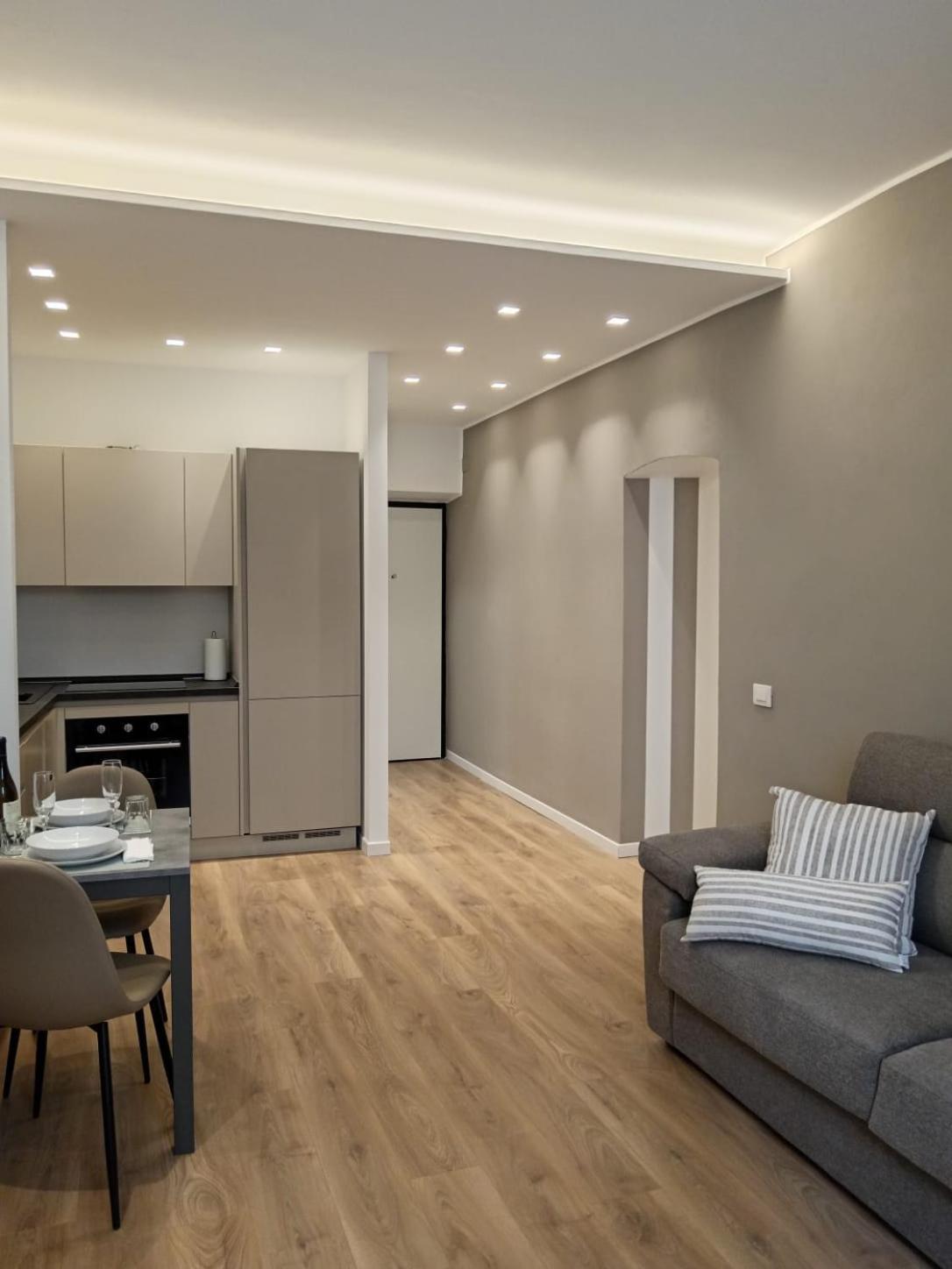 Indipendence Home Специя Екстериор снимка